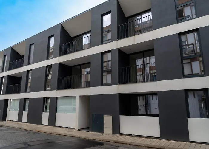Modern With Balcony And Free Parking * Porto
