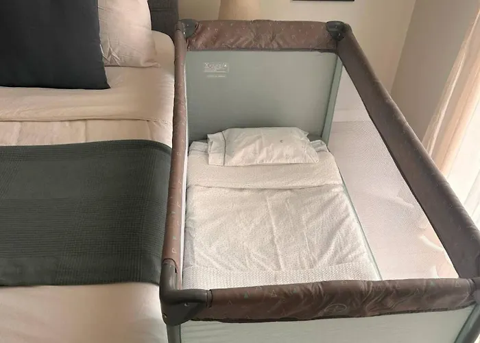 Apartment Modern With Balcony And Free Parking *