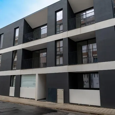 Modern With Balcony And Free Parking * Porto