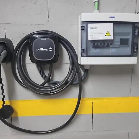 Modern With Balcony And Free Parking Oporto