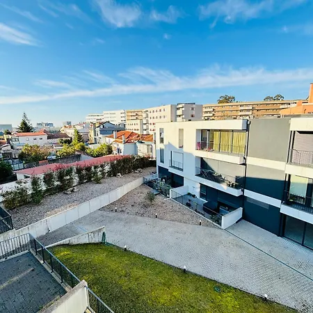 Modern With Balcony And Free Parking Apartment Porto