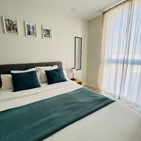 Apartment Modern With Balcony And Free Parking *