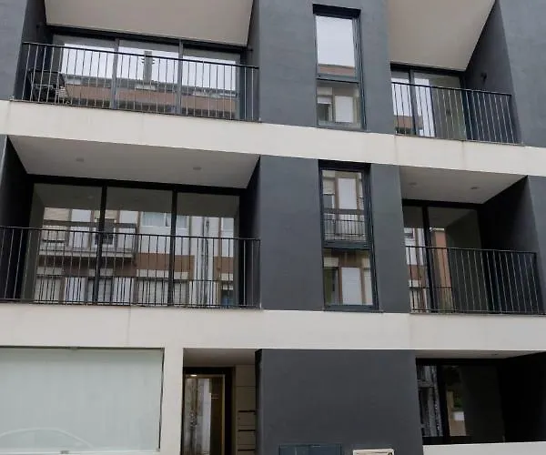 Modern With Balcony And Free Parking 公寓 波尔图