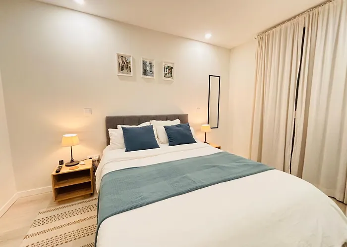 Modern With Balcony And Free Parking *