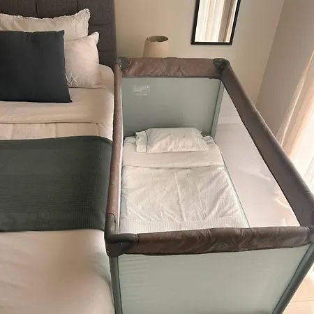 아파트 Modern With Balcony And Free Parking *